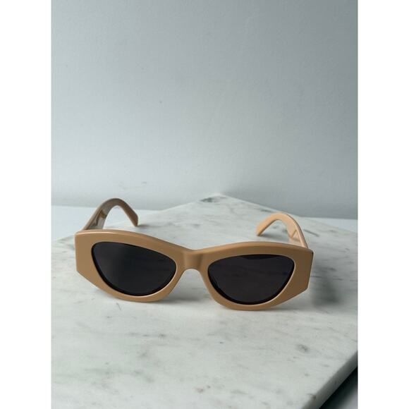 NEW Celine CL40308U Triomphe Cat Eye Nude Sunglasses - Picture 3 of 6